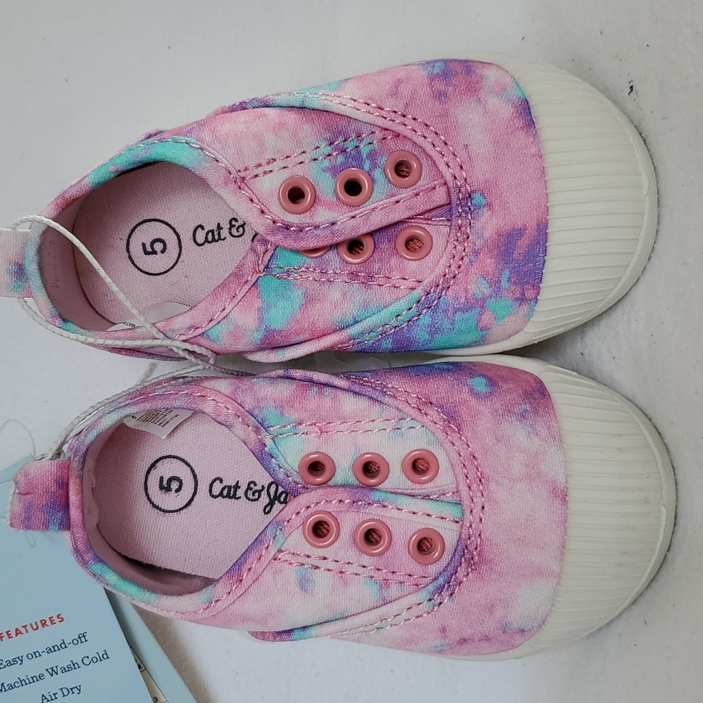 CAT AND JACK SIZE 5 PINK SNEAKERS